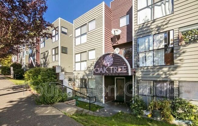 916 N 104 ST