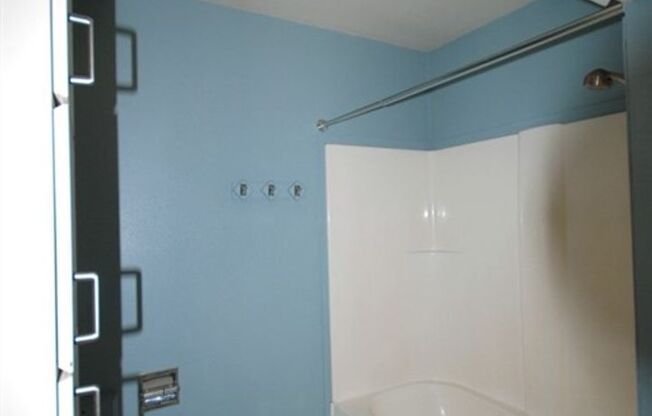 1 bedroom 1 bath Apartment Camano MIL water views!