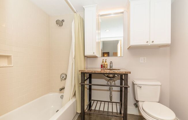 Studio, 1 bath, 610 sqft, $1,325, Unit 110-405