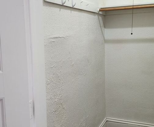 1 bed, 1 bath, 350 sqft, $570, Unit 307