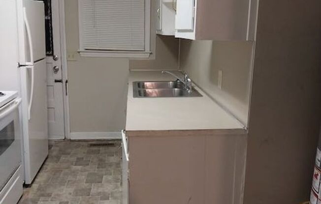 2 beds, 1 bath, $800