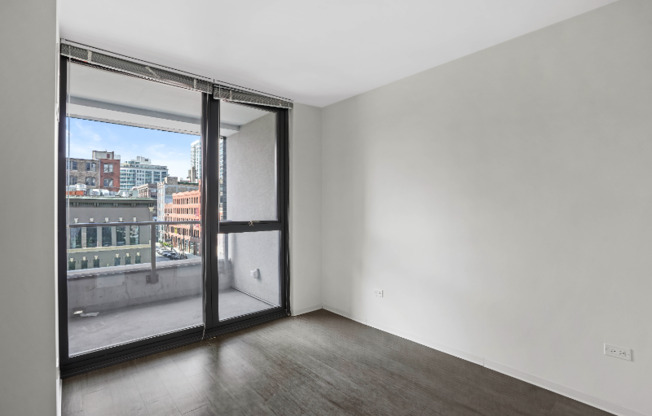 152 W SUPERIOR ST