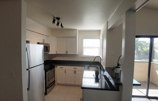 Fabulous Full Remodeled 1/1 Winter Park Condo x Rent in front of Full Sail !