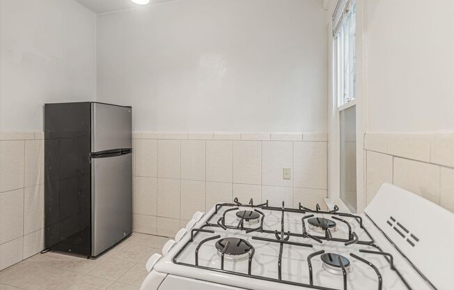 1 bed, 1 bath, 560 sqft, $2,495