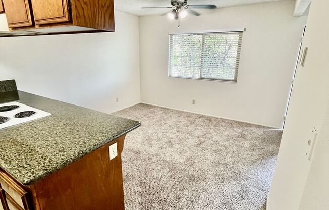 2 beds, 1 bath, $1,950, Unit 10