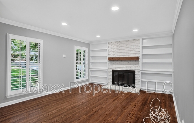 807 CARDOVA DR NE