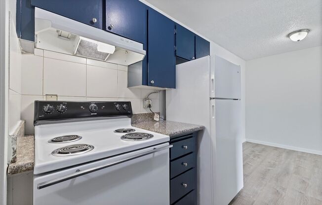 Studio, 1 bath, 450 sqft, $1,150, Unit 27-A