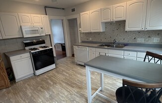 2 beds, 1 bath, 1,200 sqft, $2,500, Unit 3