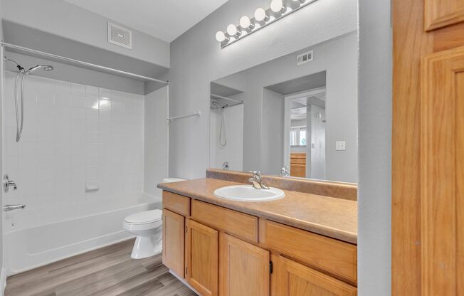 2 beds, 2 baths, $1,500, Unit # 2007