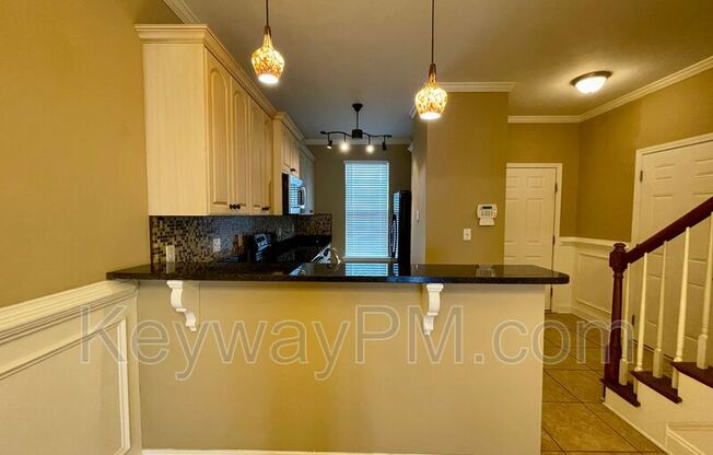 1405 LEIGH CT