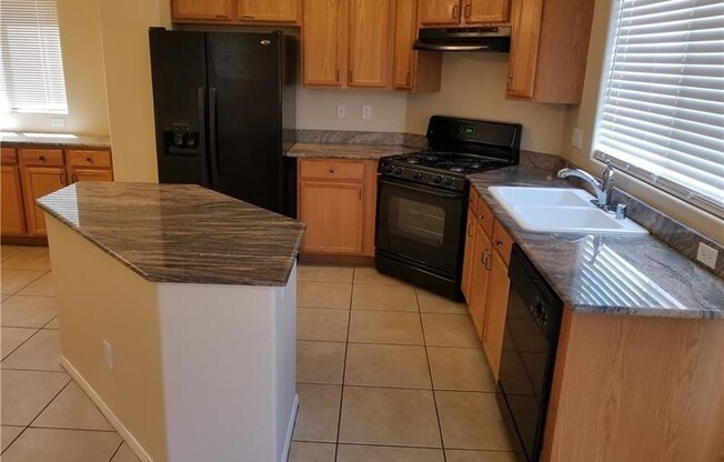 **$350 OFF 1ST MONTH RENT** Centennial Hills 3 Bedroom Home!