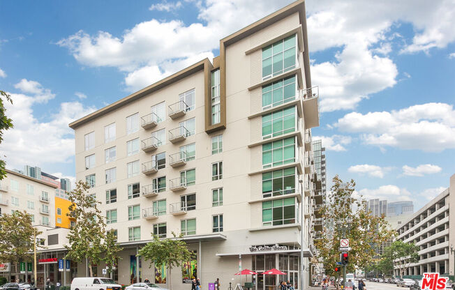 1 bed, 1 bath, 820 sqft, $2,950, Unit 731