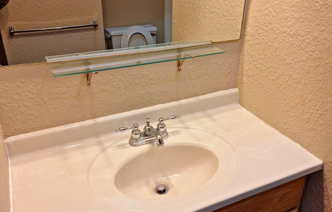 2 beds, 1.5 baths, 760 sqft, $950, Unit PU400X-016