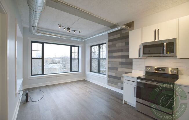 2 beds, 1 bath, 570 sqft, $2,500, Unit 415