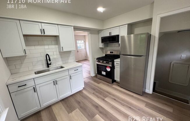 11716 MORTIMER AVE