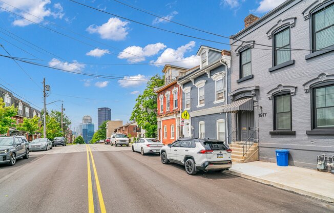1917 WEBSTER AVE