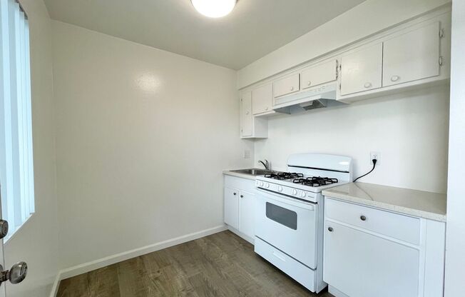 441/451 Cuesta Del Mar Drive
