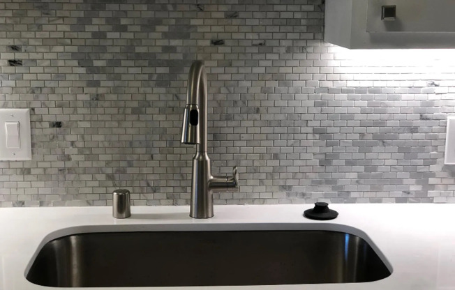 5717 SMOKE RANCH ROAD