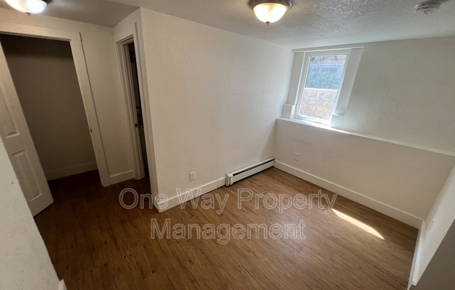 1317 11 AVE