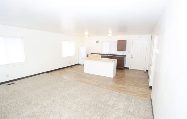 2 beds, 1 bath, $840, Unit 1111-4