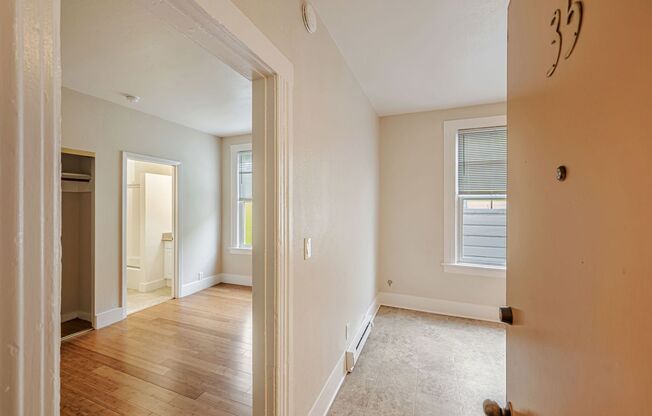 435 Hayes Street Apartments*