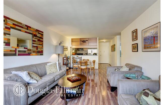 275 W 96 ST