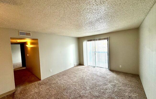 2 beds, 1 bath, 800 sqft, $850, Unit 3710-02