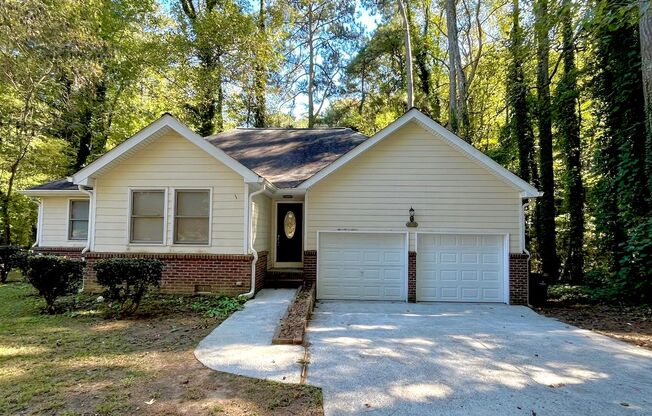 $500 OFF FIRST MONTHS RENT!!  Fabulous 3bd/2 br Ranch in East Point!!