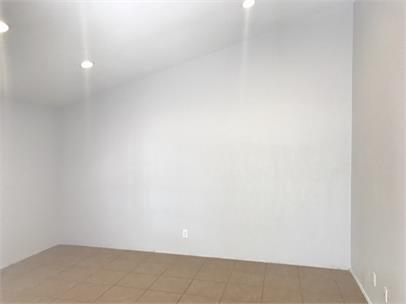 AVAILABLE NOW!  2/1 Duplex in Great North Austin Location