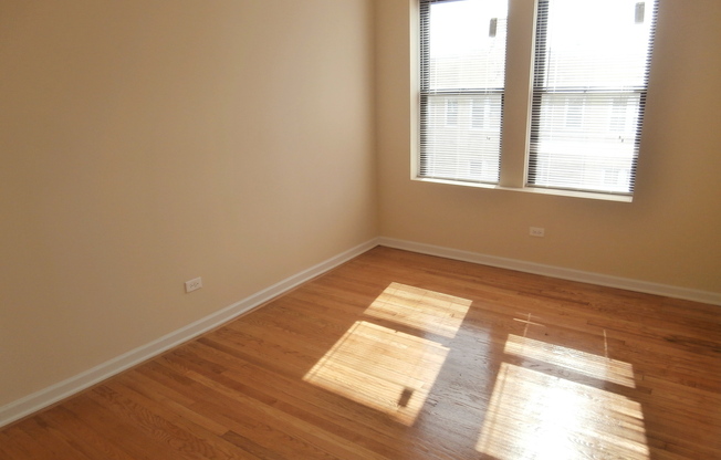 2 beds, 1 bath, $1,800, Unit 4751 #1W