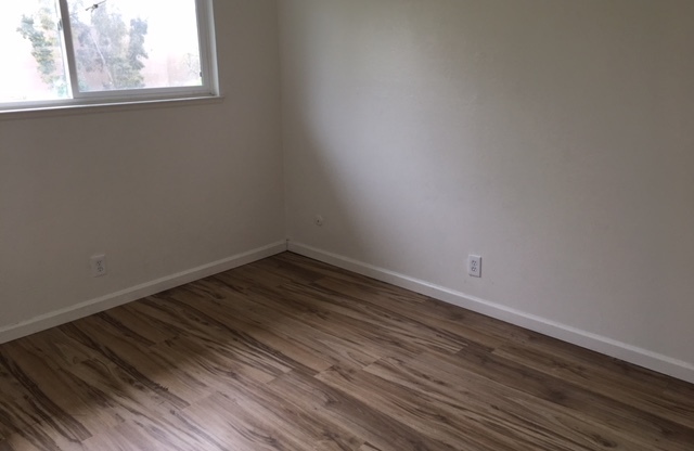 2 beds, 1 bath, 900 sqft, $2,500