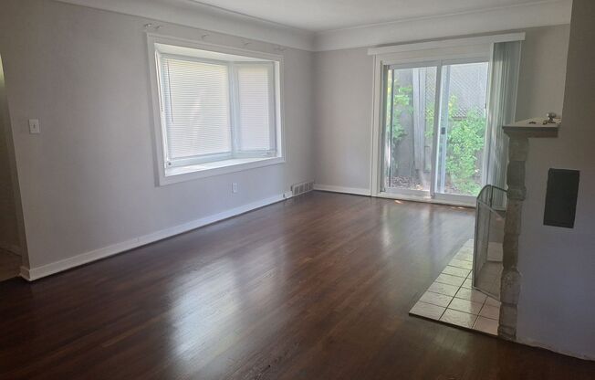 Come see your next home!!  3 bed, 2 bath in Roseville