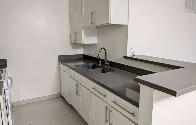 1 bed, 1 bath, 608 sqft, $1,641, Unit 229