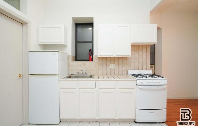 1 bed, 1 bath, $3,700, Unit RE