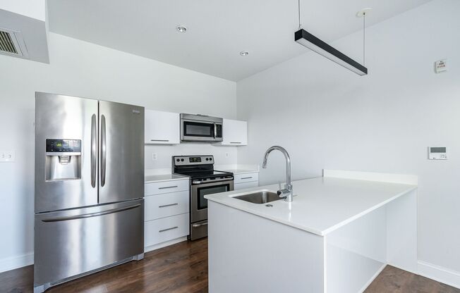 2 beds, 2 baths, 975 sqft, $2,316, Unit PH-03
