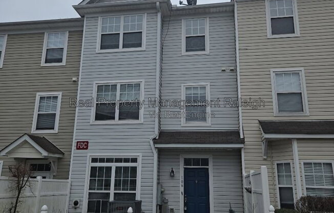 8631 NEUSE CLUB LN