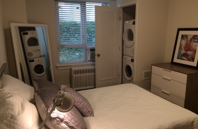 1 bed, 1 bath, 704 sqft, $2,295, Unit 110