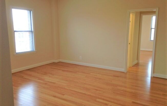 1 bed, 1 bath, 655 sqft, $3,350, Unit W502