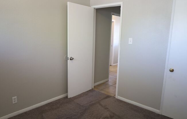 3 beds, 2 baths, $1,650