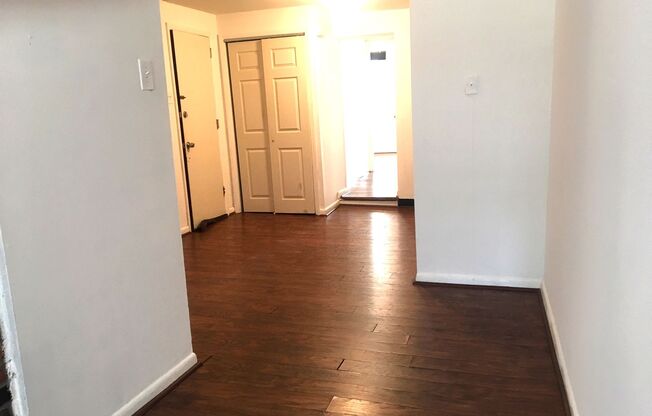 1 bed, 1 bath, 925 sqft, $1,100, Unit 1st Floor