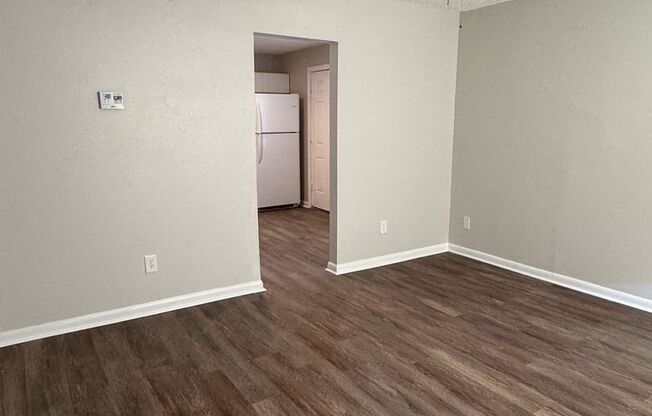 2 beds, 1 bath, $1,200