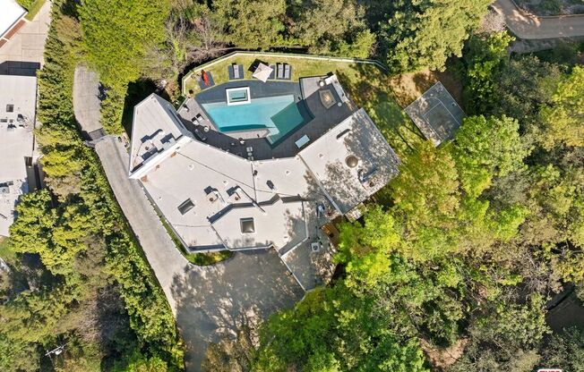 2666 HUTTON DR