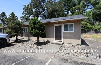 SE Arista Dr - Single level 1 bedroom apartment with den/office in the heart of Oak Grove