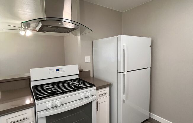 1 bed, 1 bath, 750 sqft, $1,825, Unit 09