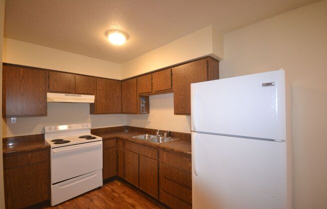 1 bed, 1 bath, 680 sqft, $525, Unit 11