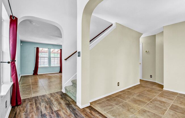 Spacious Northwest Home on Cul-de-Sac with Private Yard