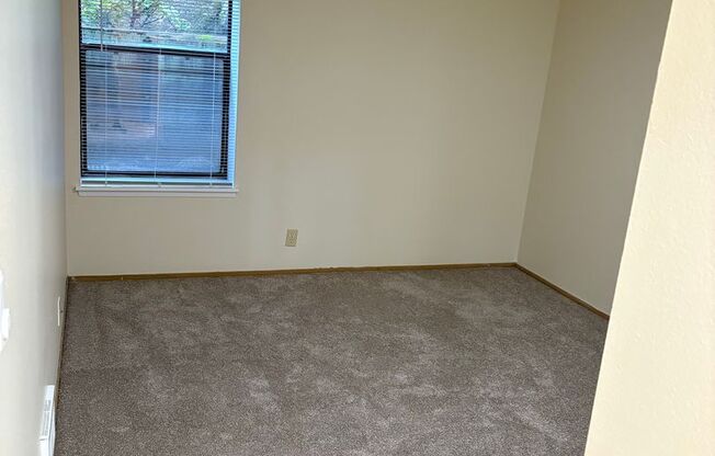 2 beds, 2 baths, 900 sqft, $2,595, Unit 109