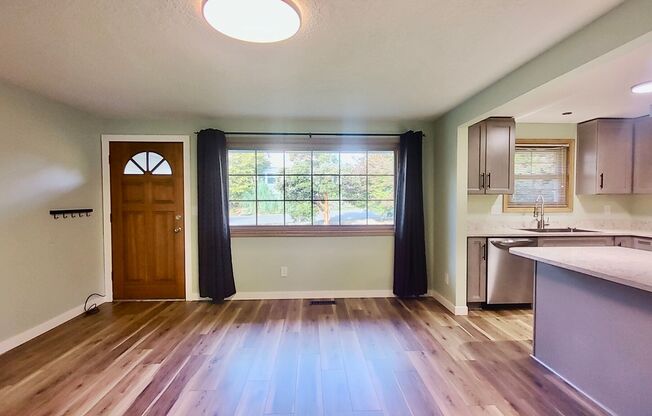 Beautifully Updated 3 Bedroom Ranch In The Heart of Oregon City!