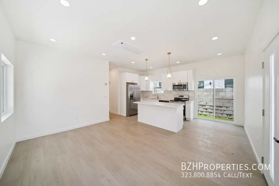 1513 S HAYWORTH AVE