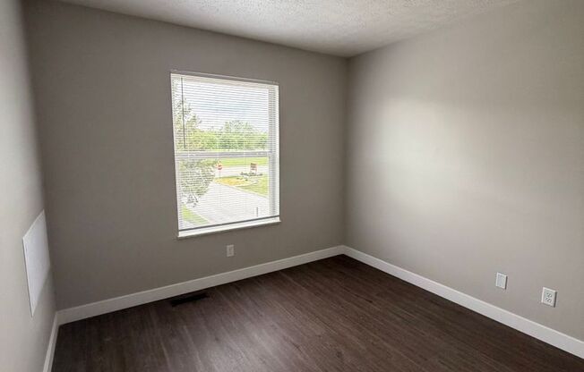 2 beds, 1 bath, 885 sqft, $1,150